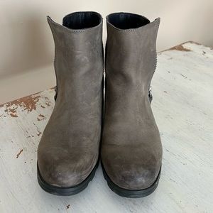 Sorel Womens Two Tone boots